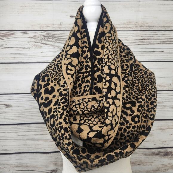 Michael Kors Women's Infinity Leopard Print Scarf Fall Cozy Warm Accessories - Picture 1 of 3